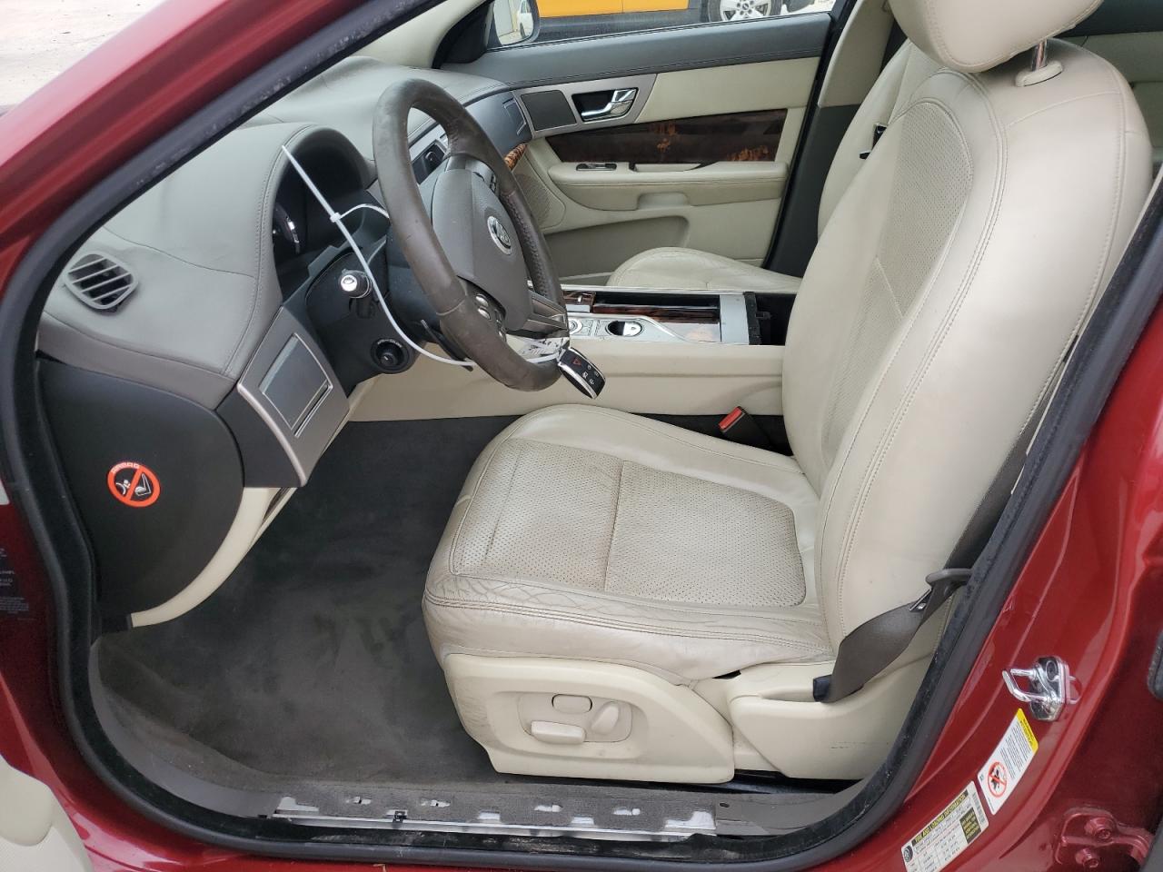 2009 Jaguar XF - Image 7