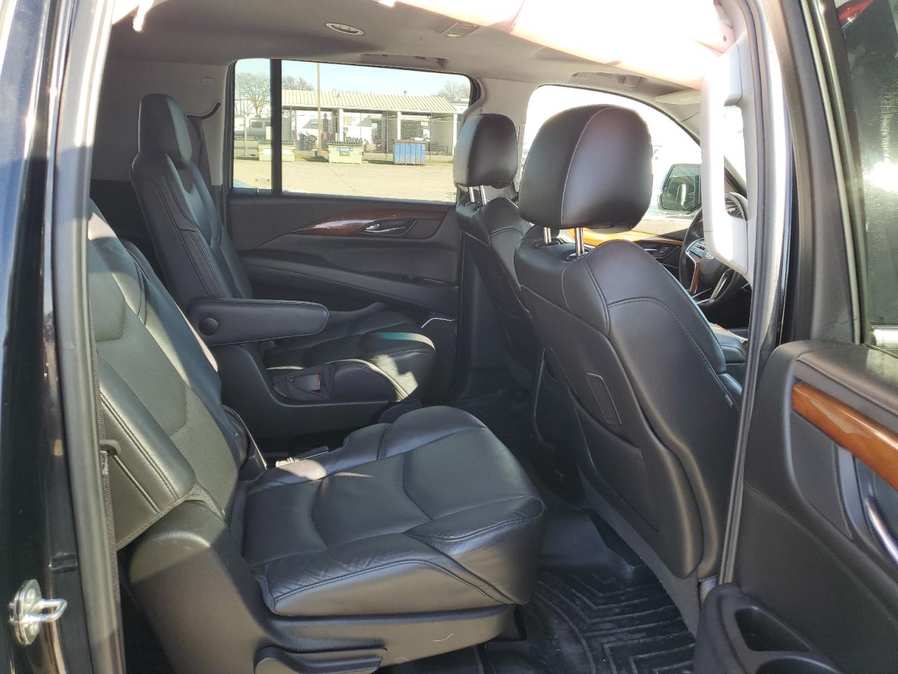 2016 Cadillac Escalade - Image 11