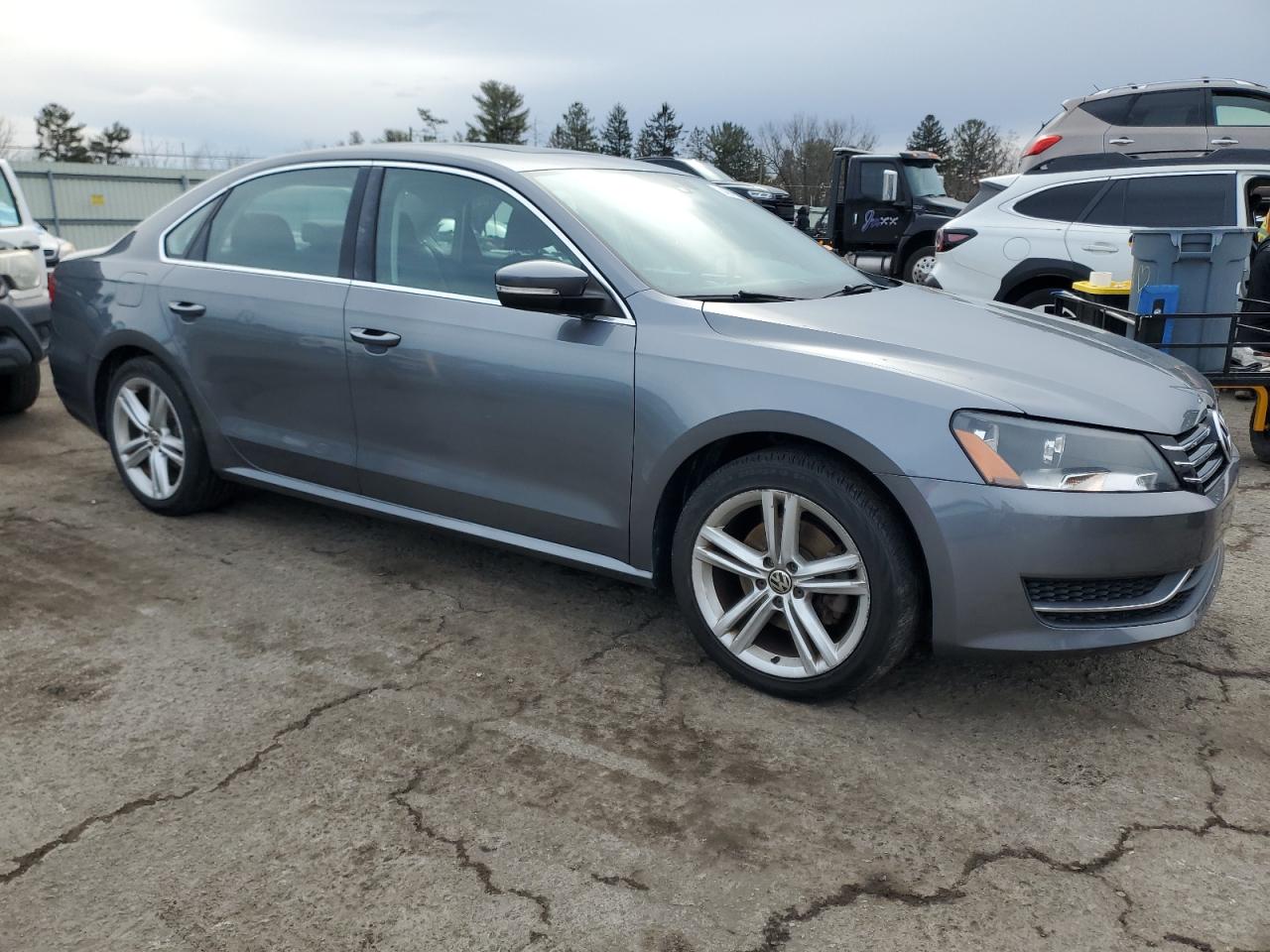 2014 Volkswagen Passat - Image 4