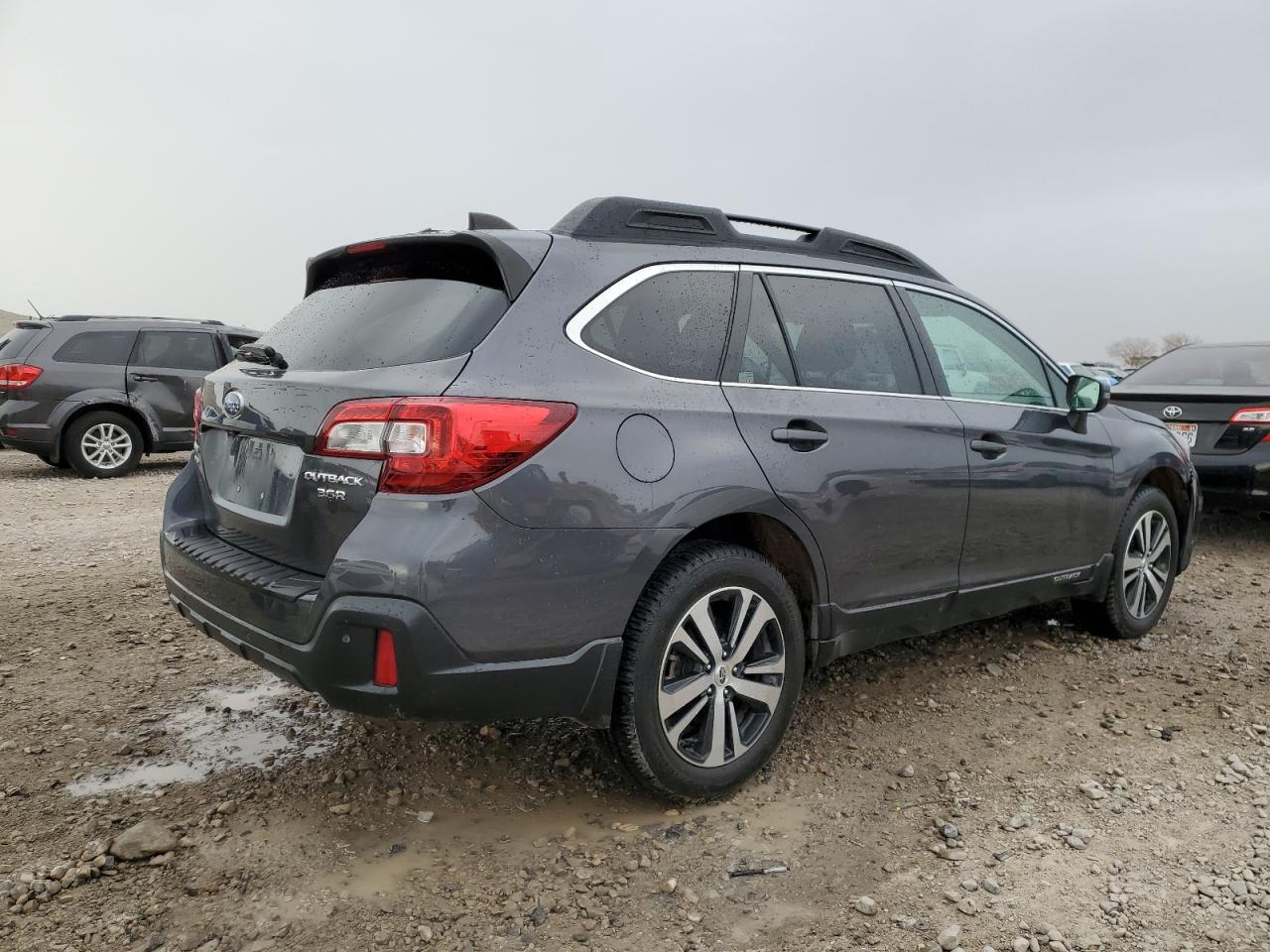 2018 Subaru Outback - Image 3