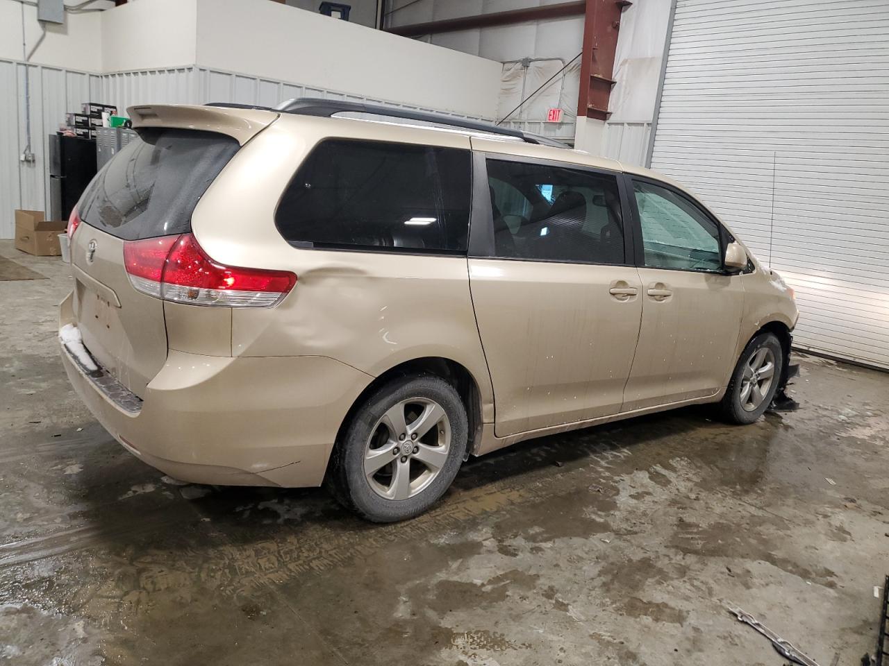 2014 Toyota Sienna - Image 3