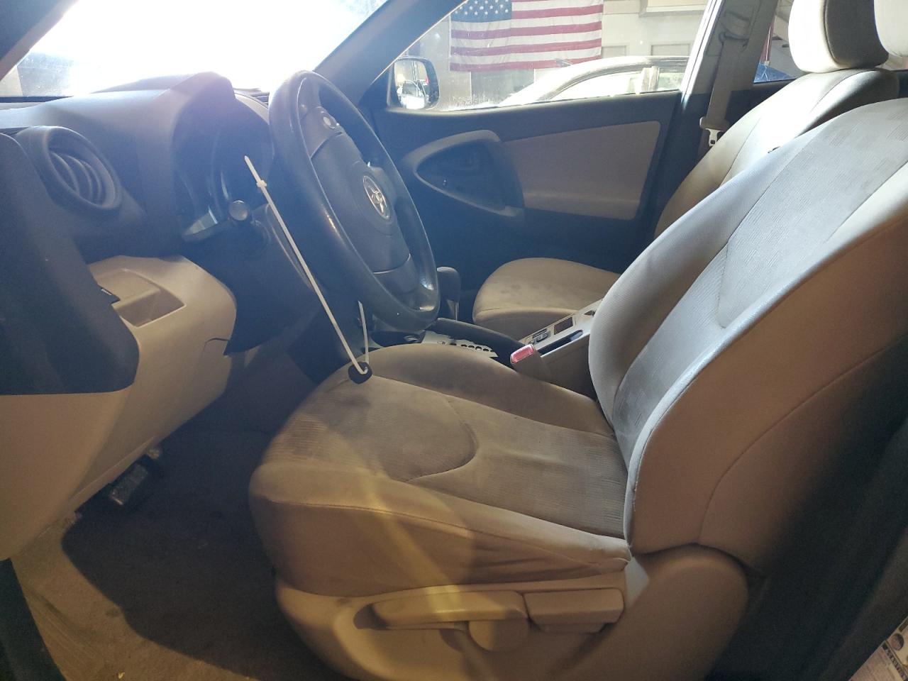 2010 Toyota RAV 4 - Image 7