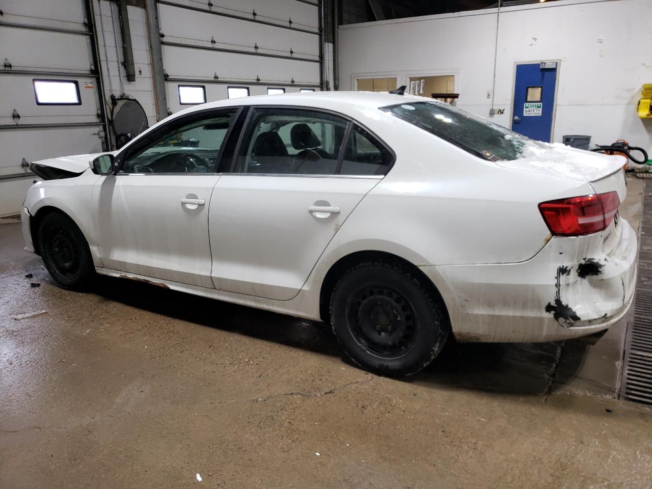 2015 Volkswagen Jetta - Image 2