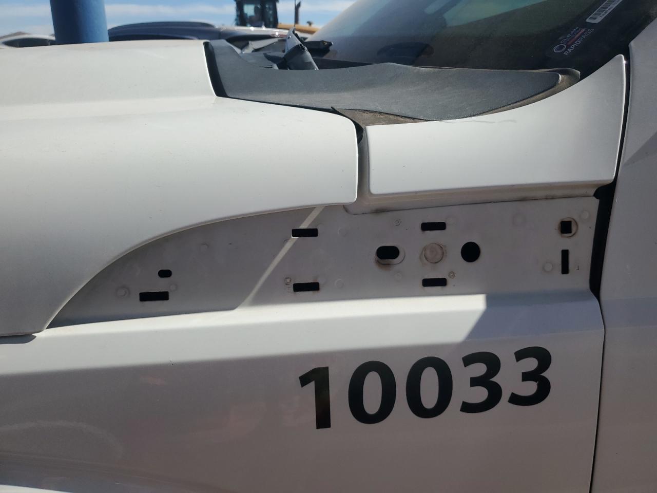 2011 Ford F250 - Image 9