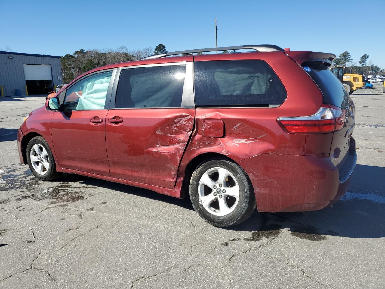 2019 Toyota Sienna - Image 2