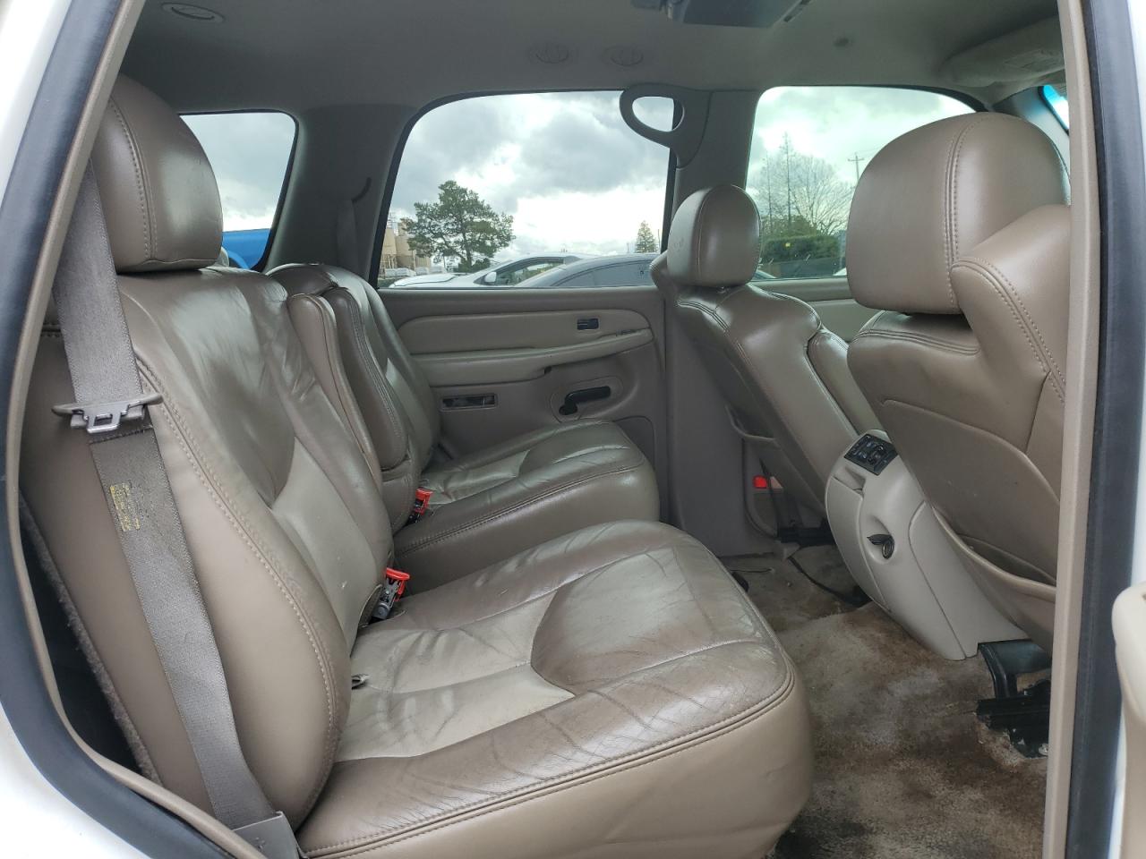 2002 GMC Yukon - Image 11
