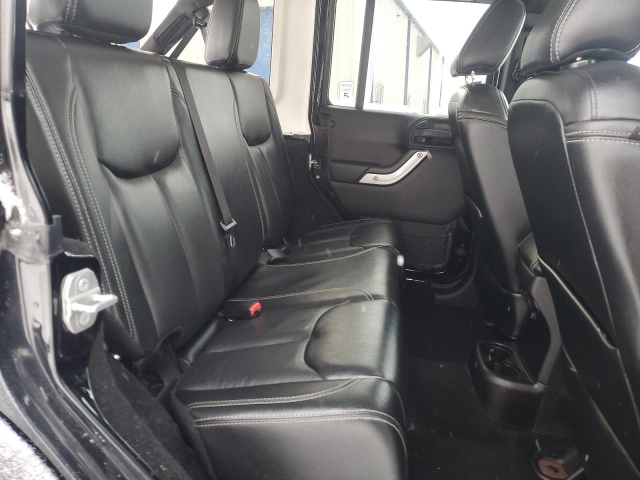 2016 Jeep Wrangler - Image 11