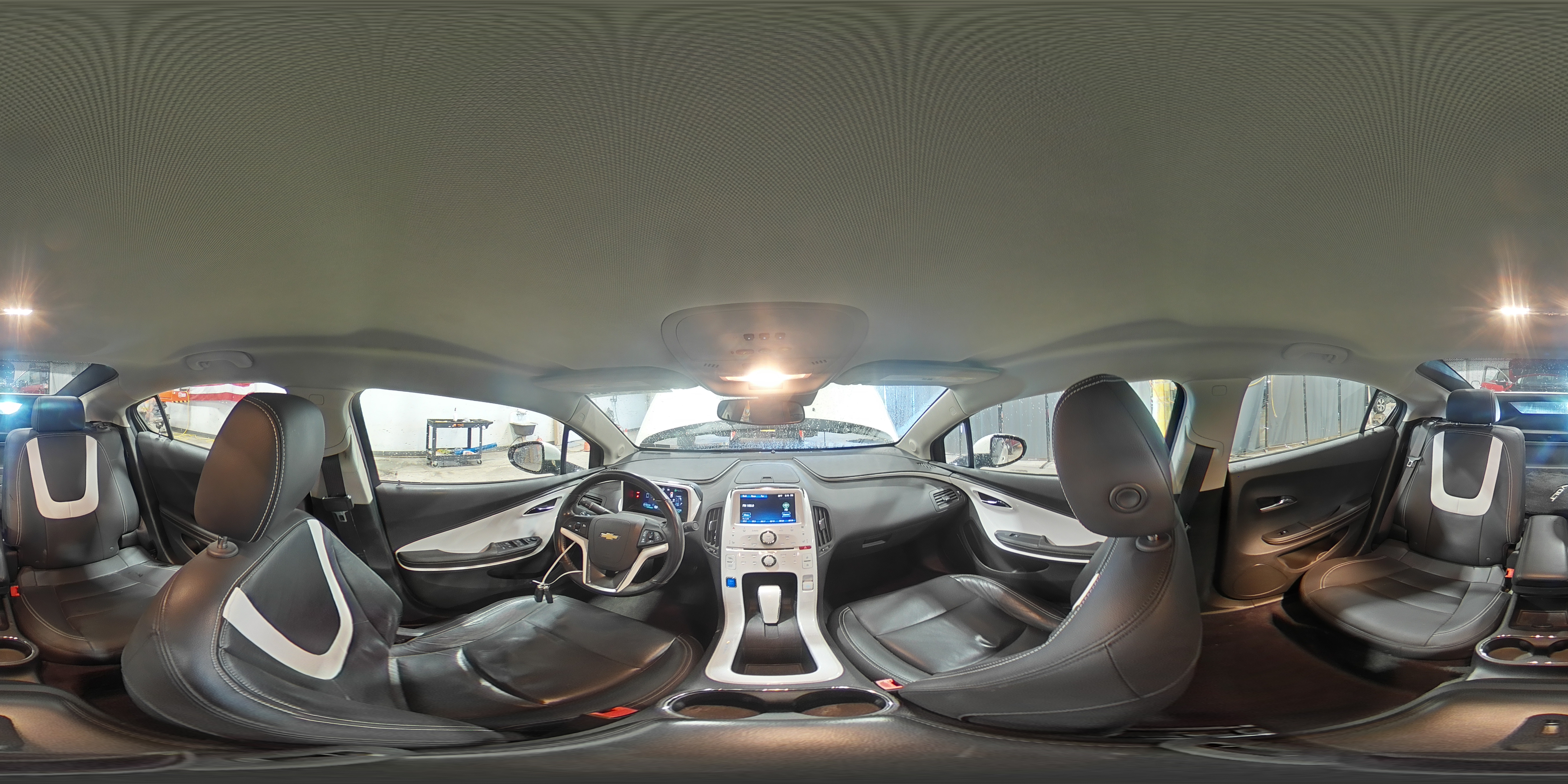 2013 Chevrolet Volt - Image 14