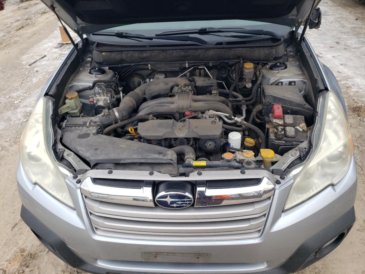 2014 Subaru Outback - Image 12