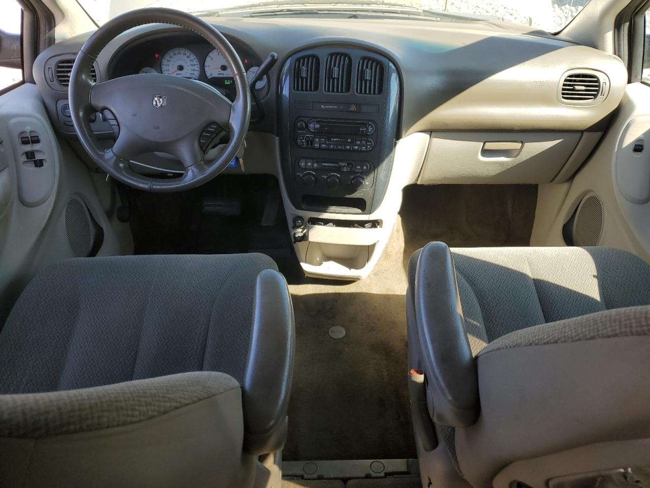 2005 Dodge Caravan - Image 8
