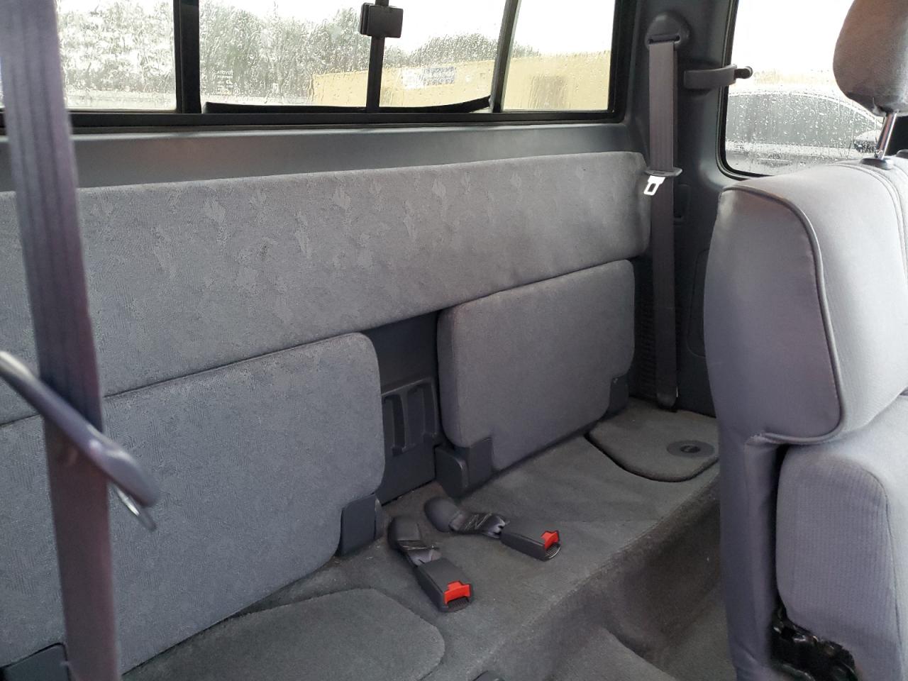 2000 Toyota Tacoma - Image 10