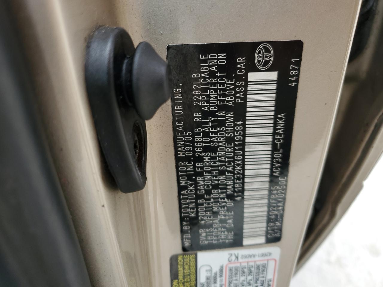 2006 Toyota Camry - Image 12