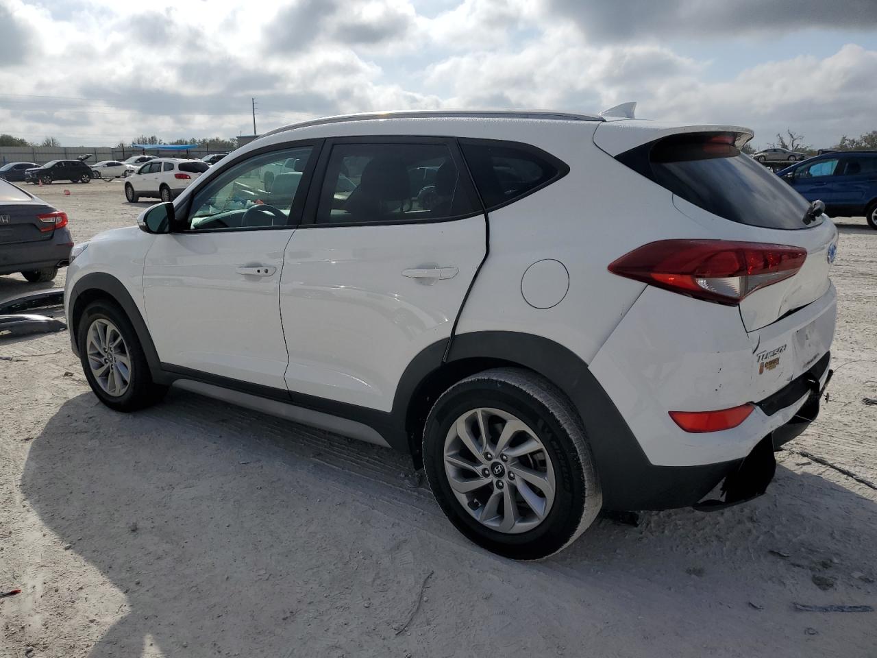 2018 Hyundai Tucson - Image 2