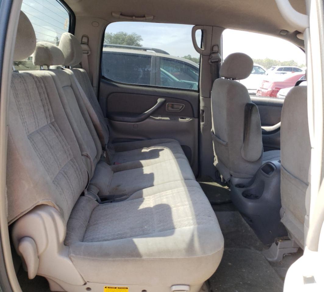 2004 Toyota Tundra - Image 10