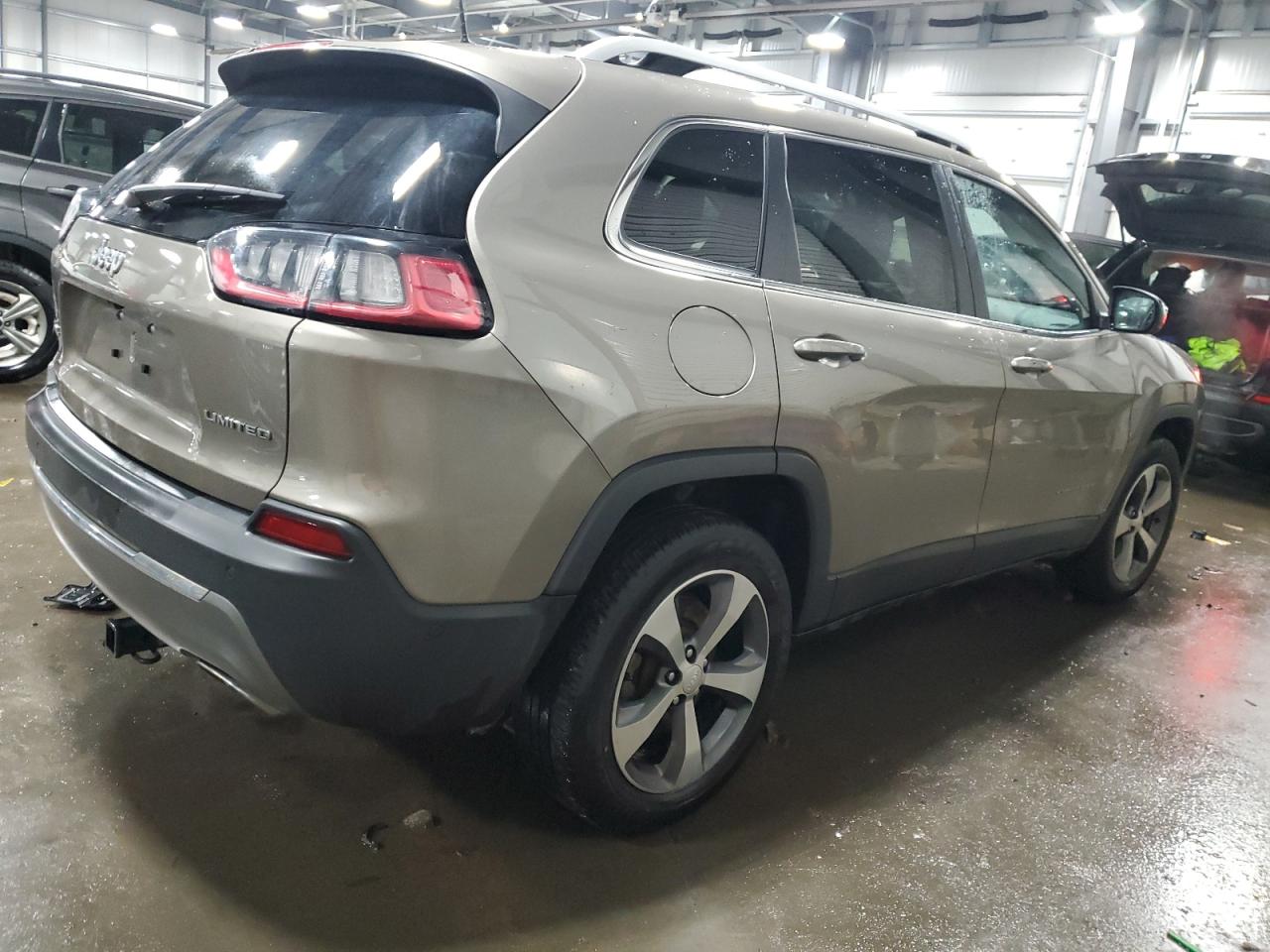 2019 Jeep Grand Cherokee - Image 3