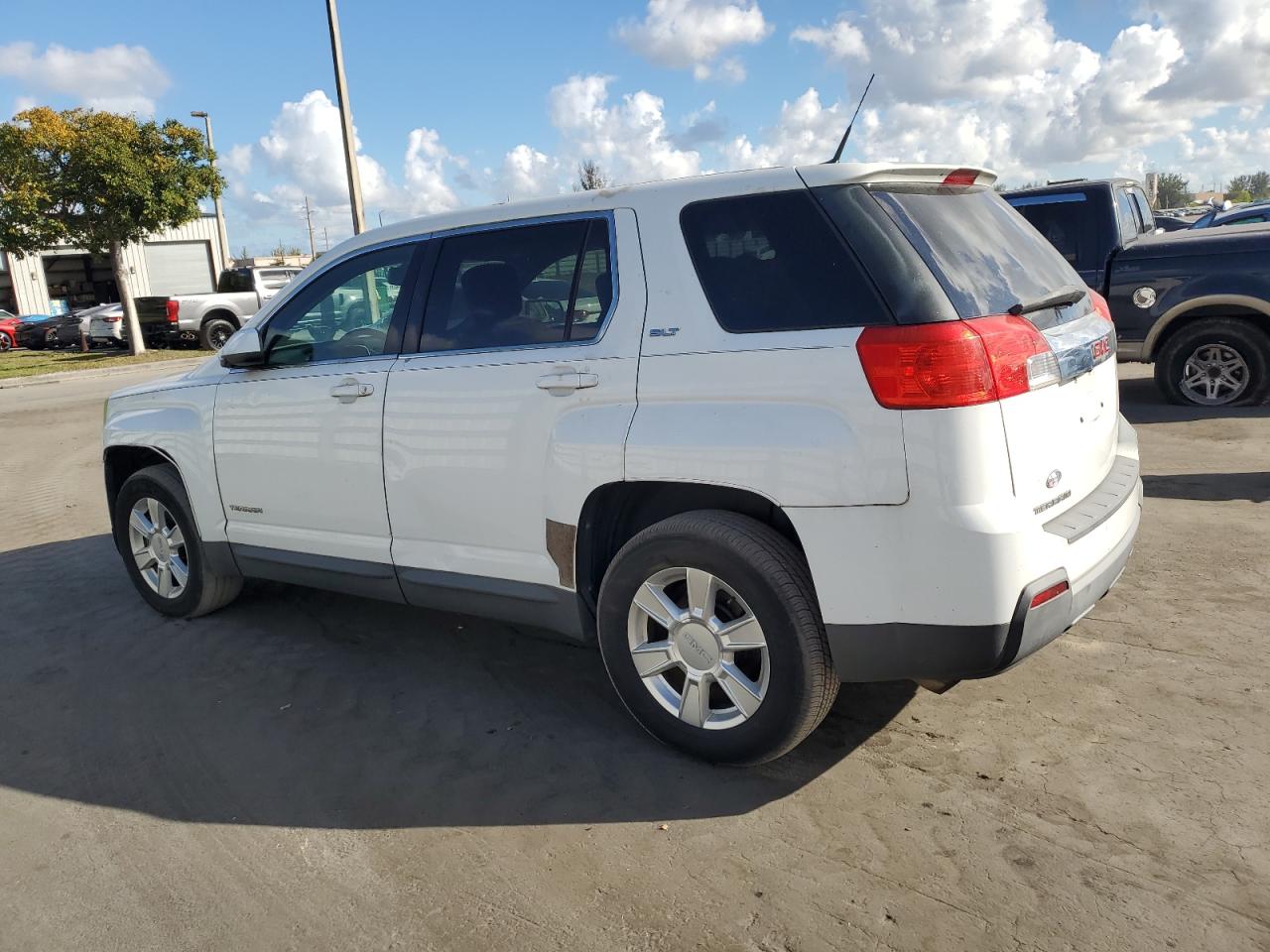 2011 GMC Terrain - Image 2