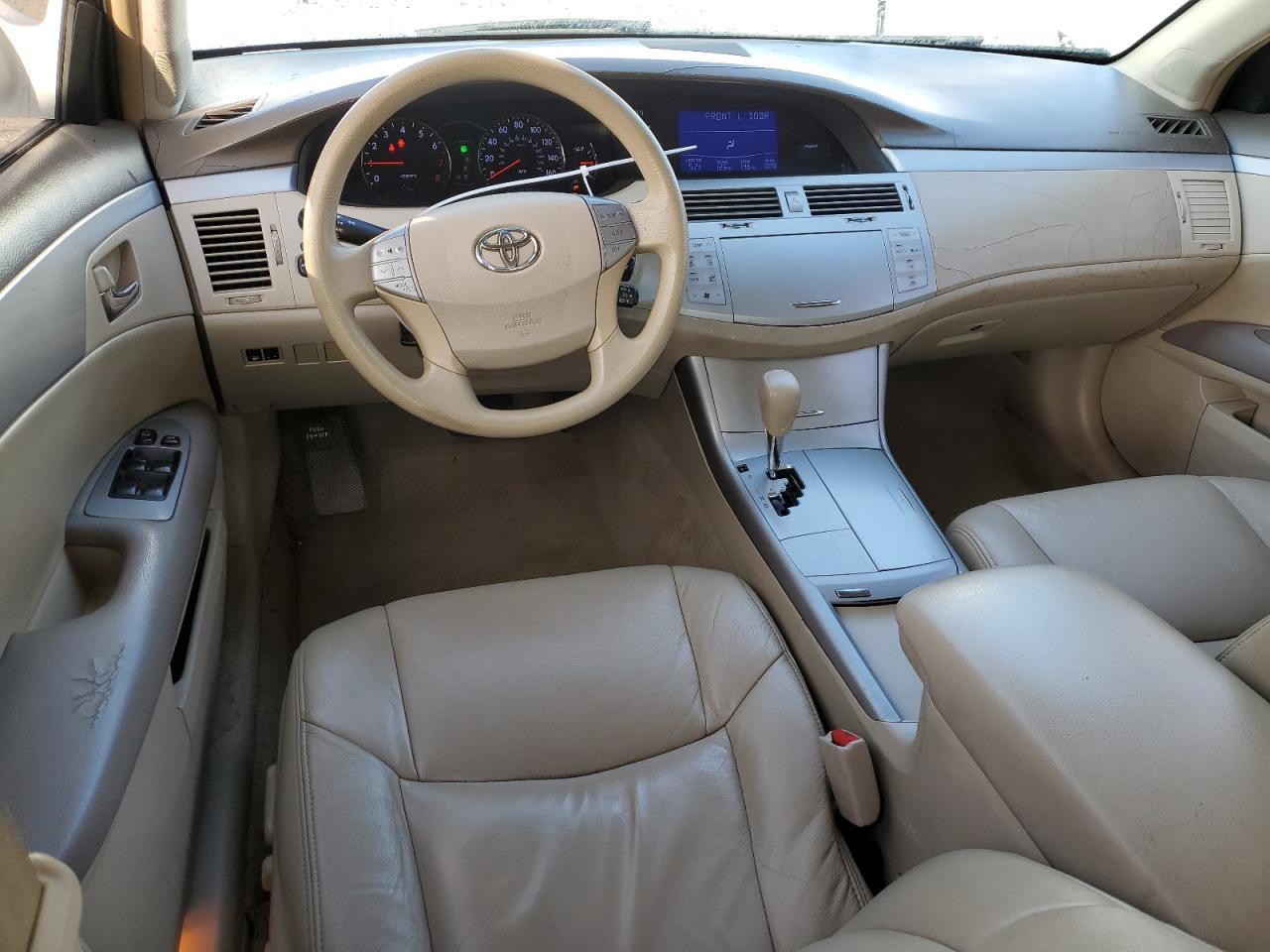 2010 Toyota Avalon - Image 8