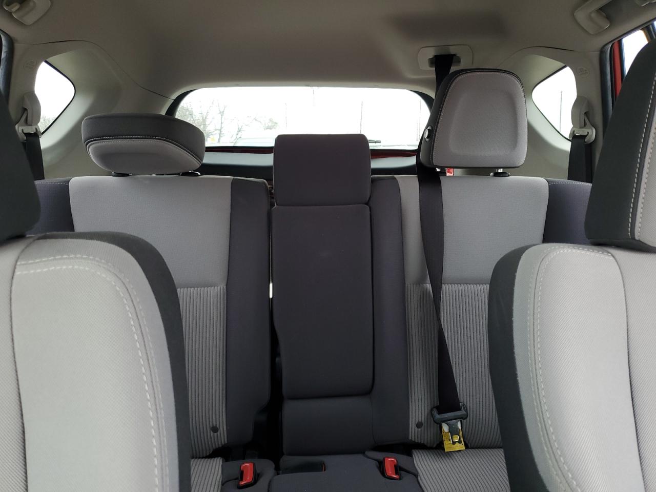 2015 Toyota RAV 4 - Image 10