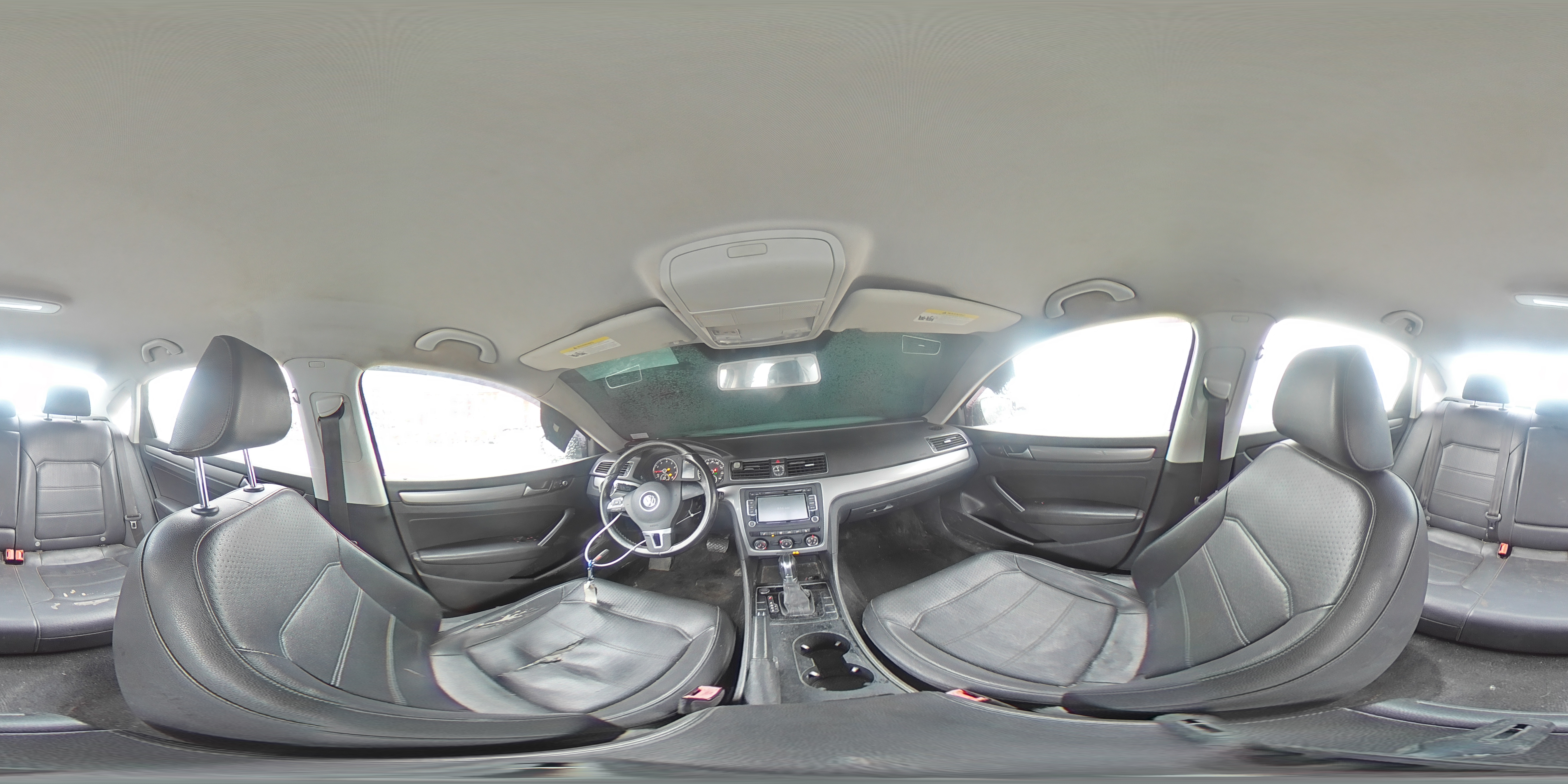 2015 Volkswagen Passat - Image 15