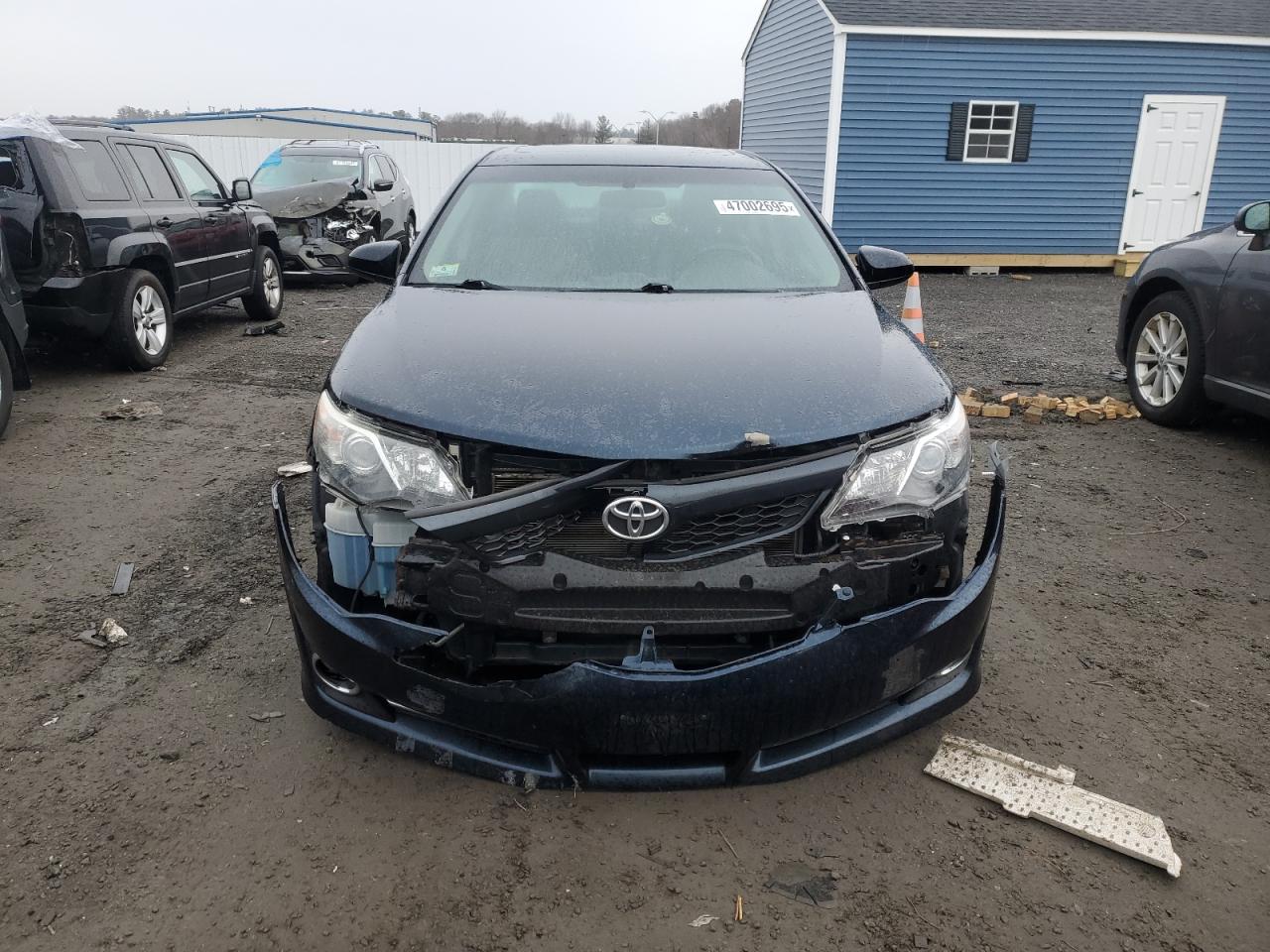 2014 Toyota Camry - Image 5