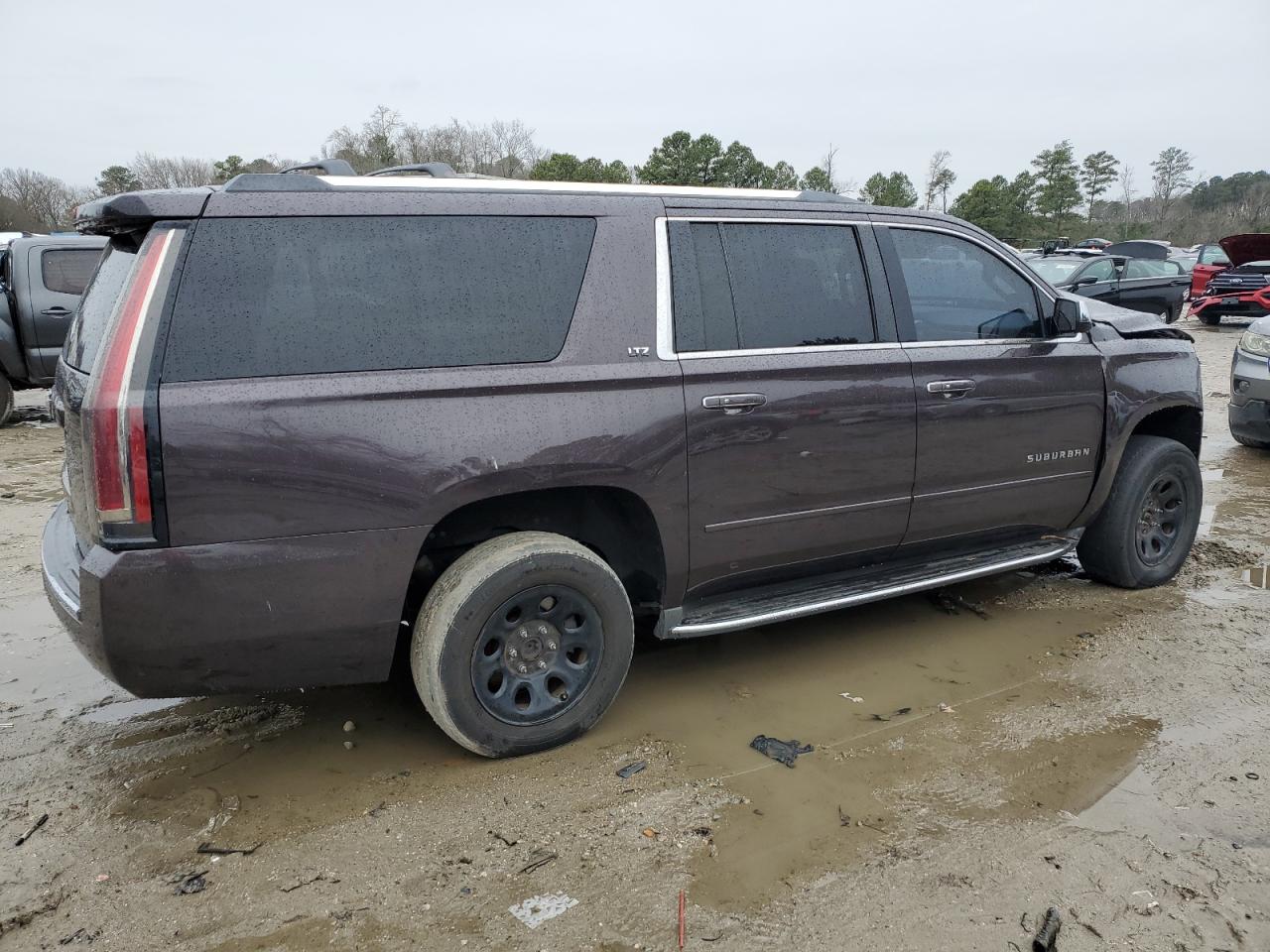 2015 Chevrolet Suburban - Image 3