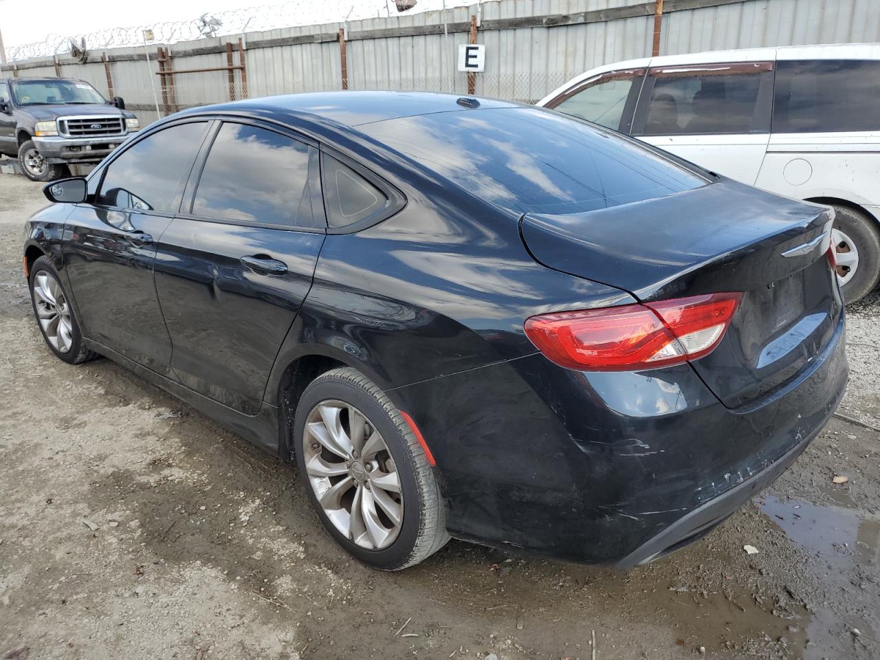 2015 Chrysler 200 - Image 2