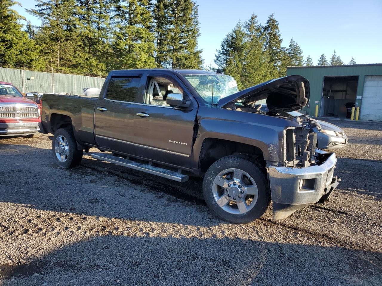 2015 Chevrolet Silverado - Image 4