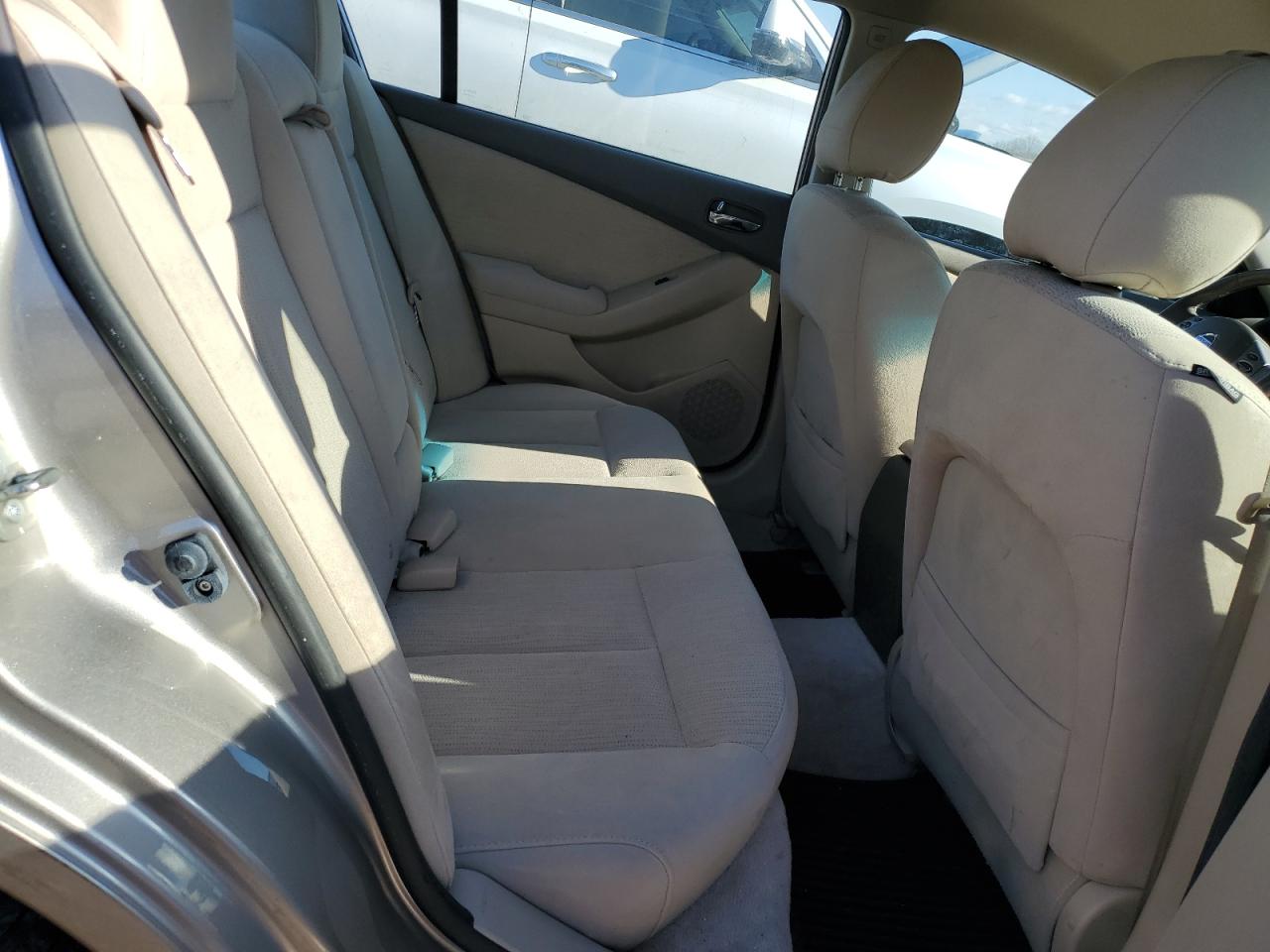 2012 Nissan Altima - Image 10