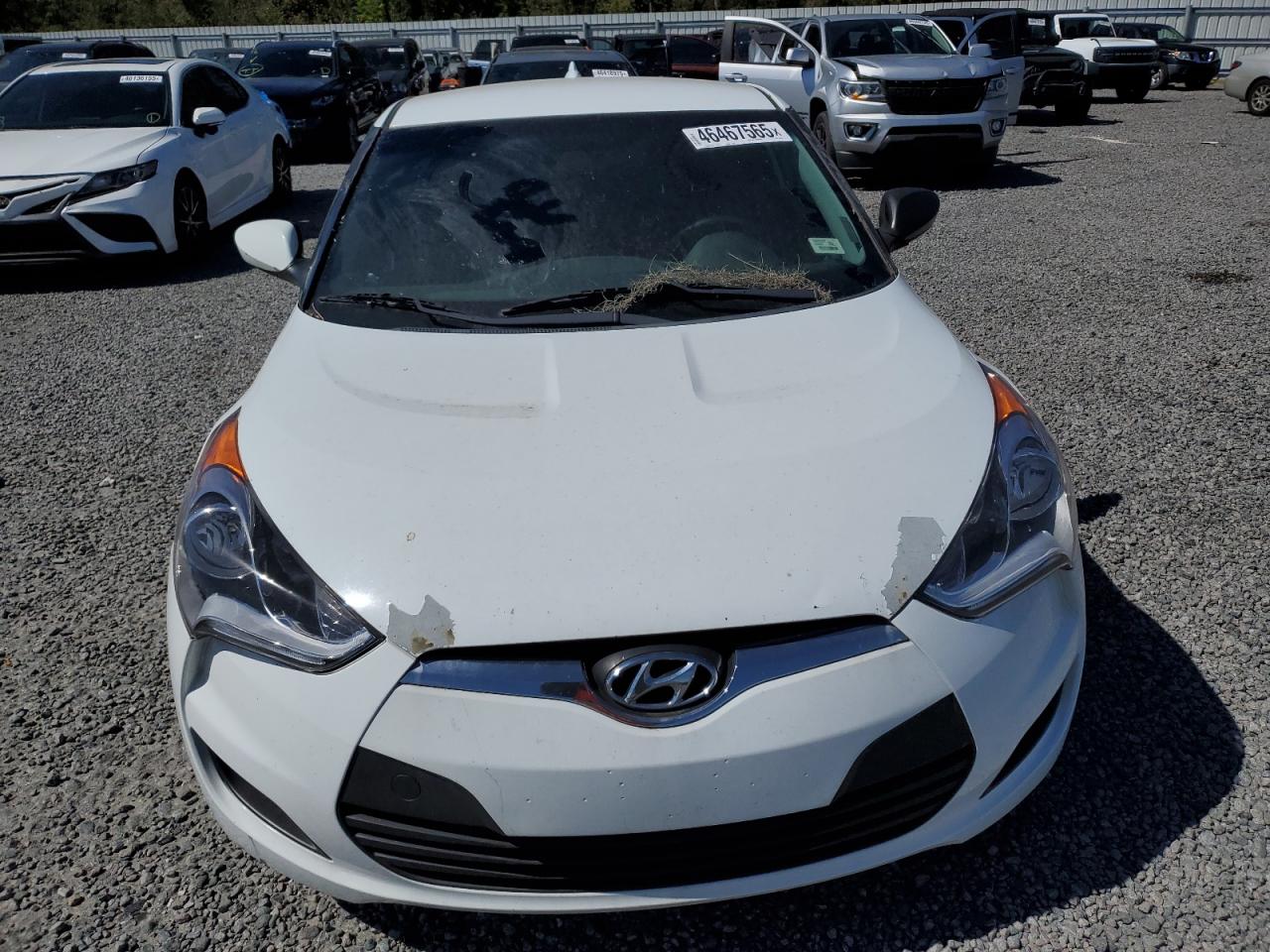 2016 Hyundai Veloster - Image 5