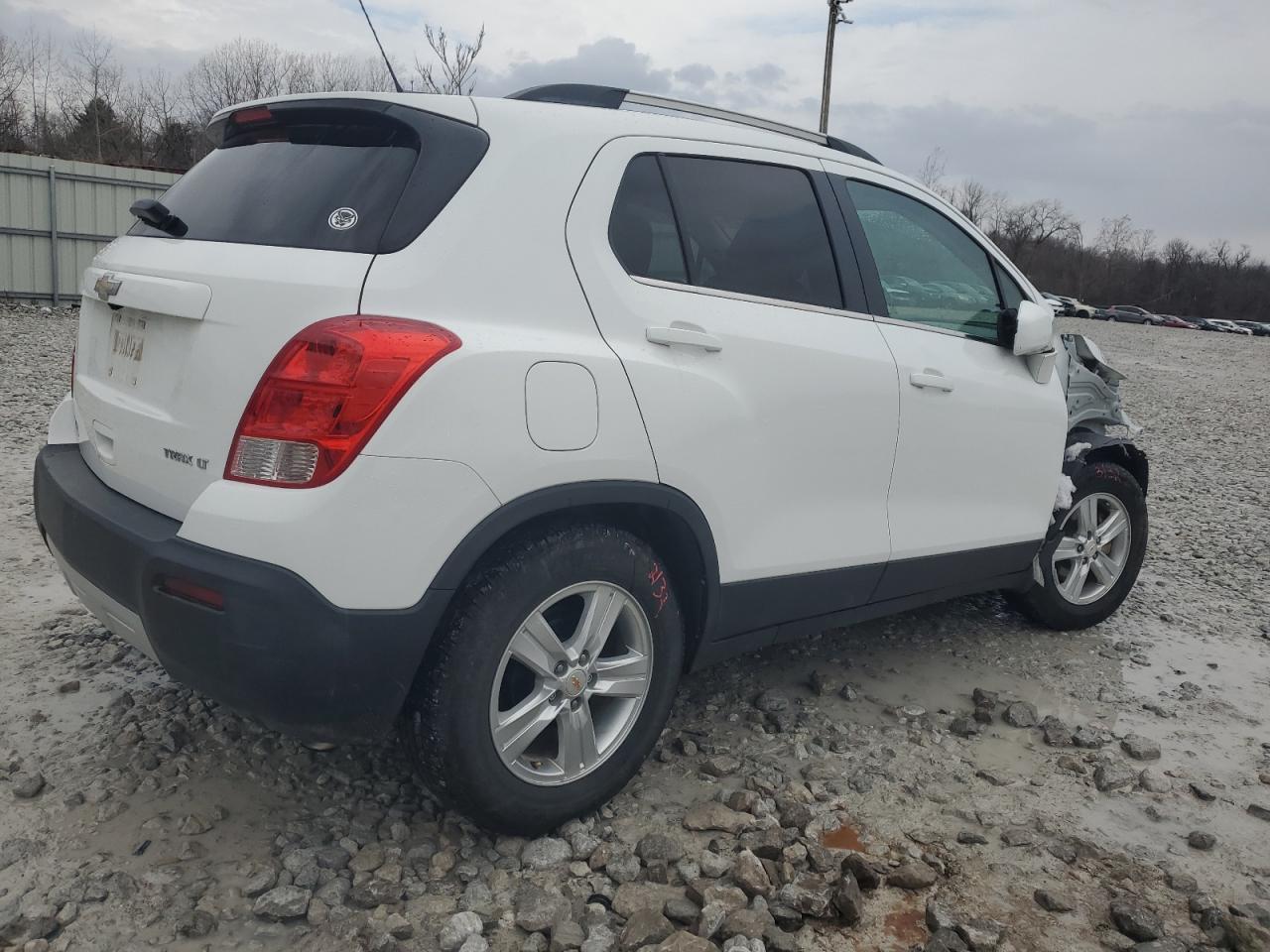 2015 Chevrolet Trax - Image 3