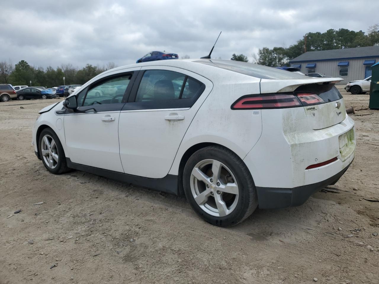 2014 Chevrolet Volt - Image 2