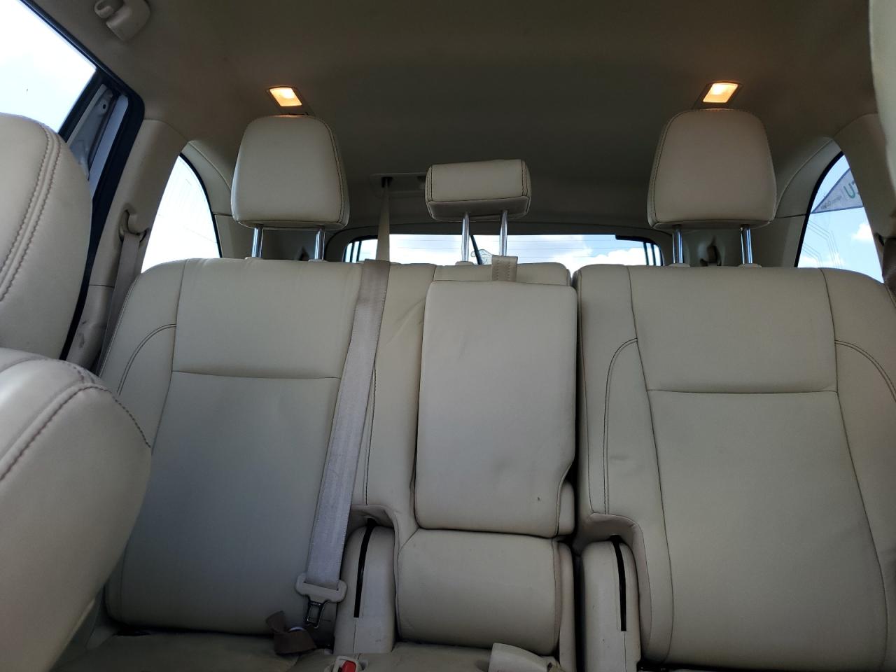 2017 Toyota Highlander - Image 10