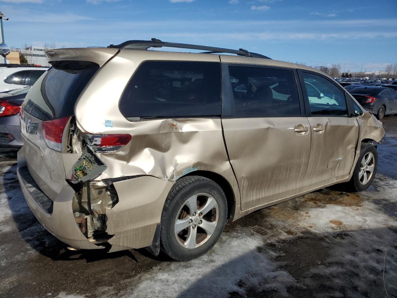2011 Toyota Sienna - Image 3