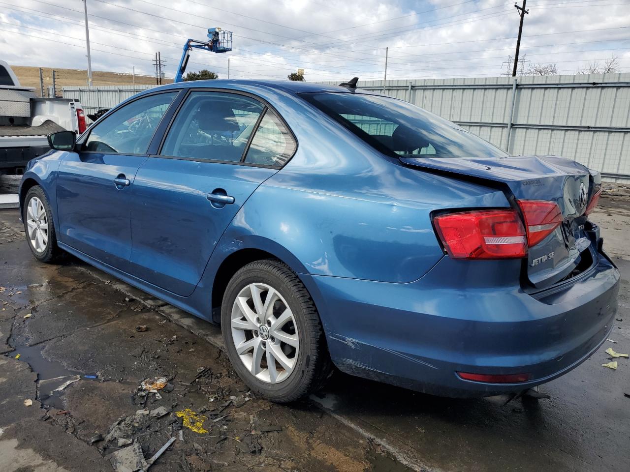2015 Volkswagen Jetta - Image 2