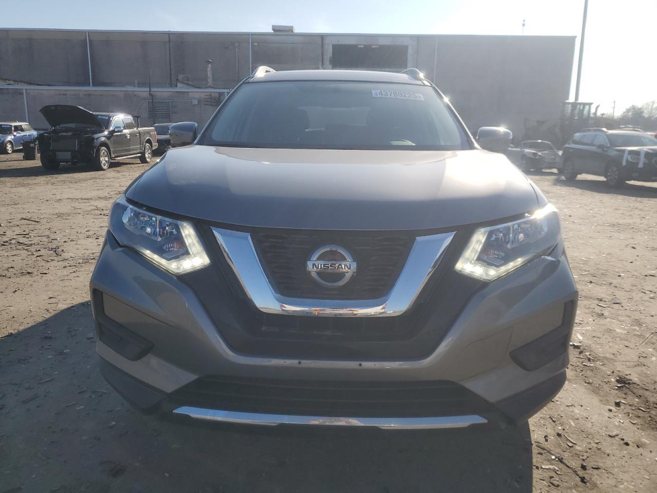 2018 Nissan Rogue - Image 5