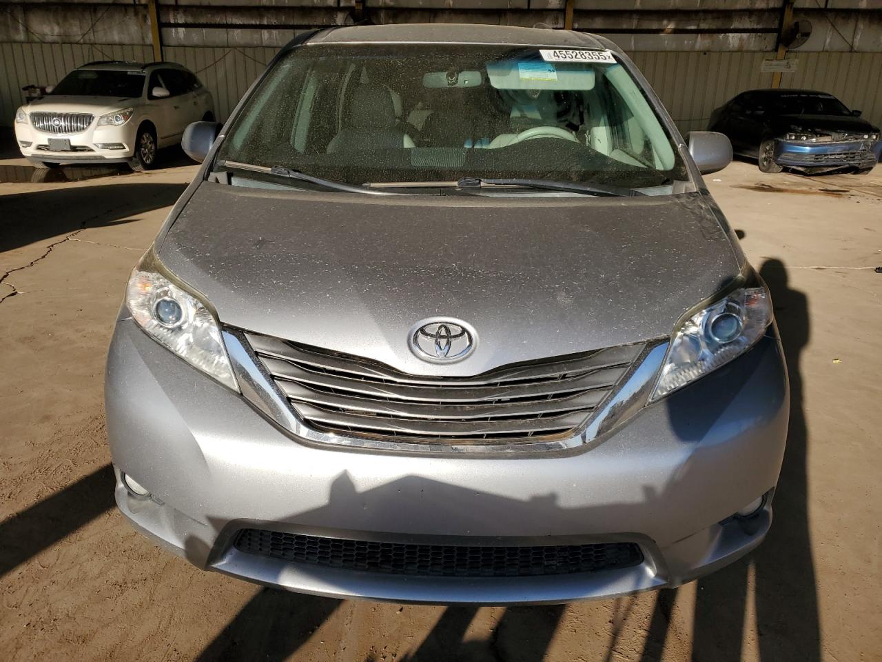 2012 Toyota Sienna - Image 5