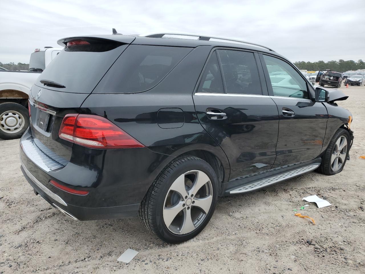 2017 Mercedes-Benz GLE - Image 3