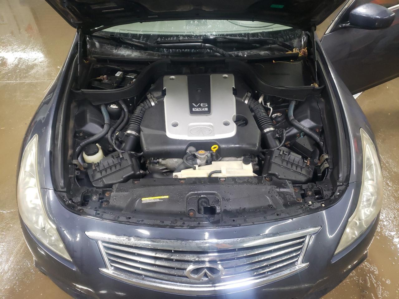 2011 Infiniti G - Image 11