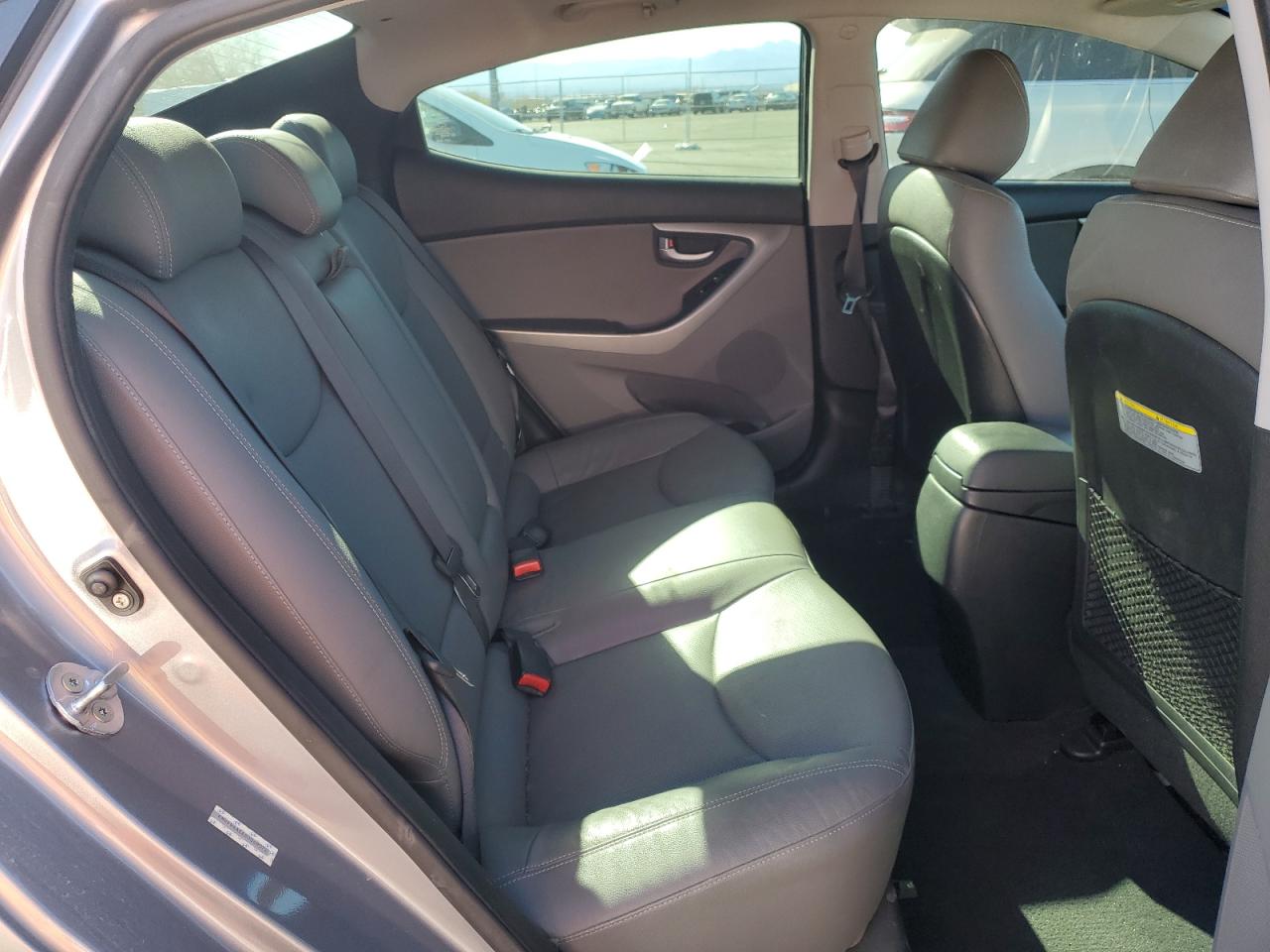 2014 Hyundai Elantra - Image 10
