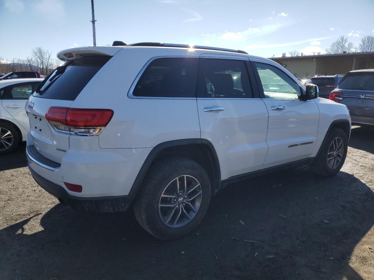 2017 Jeep Grand Cherokee - Image 3