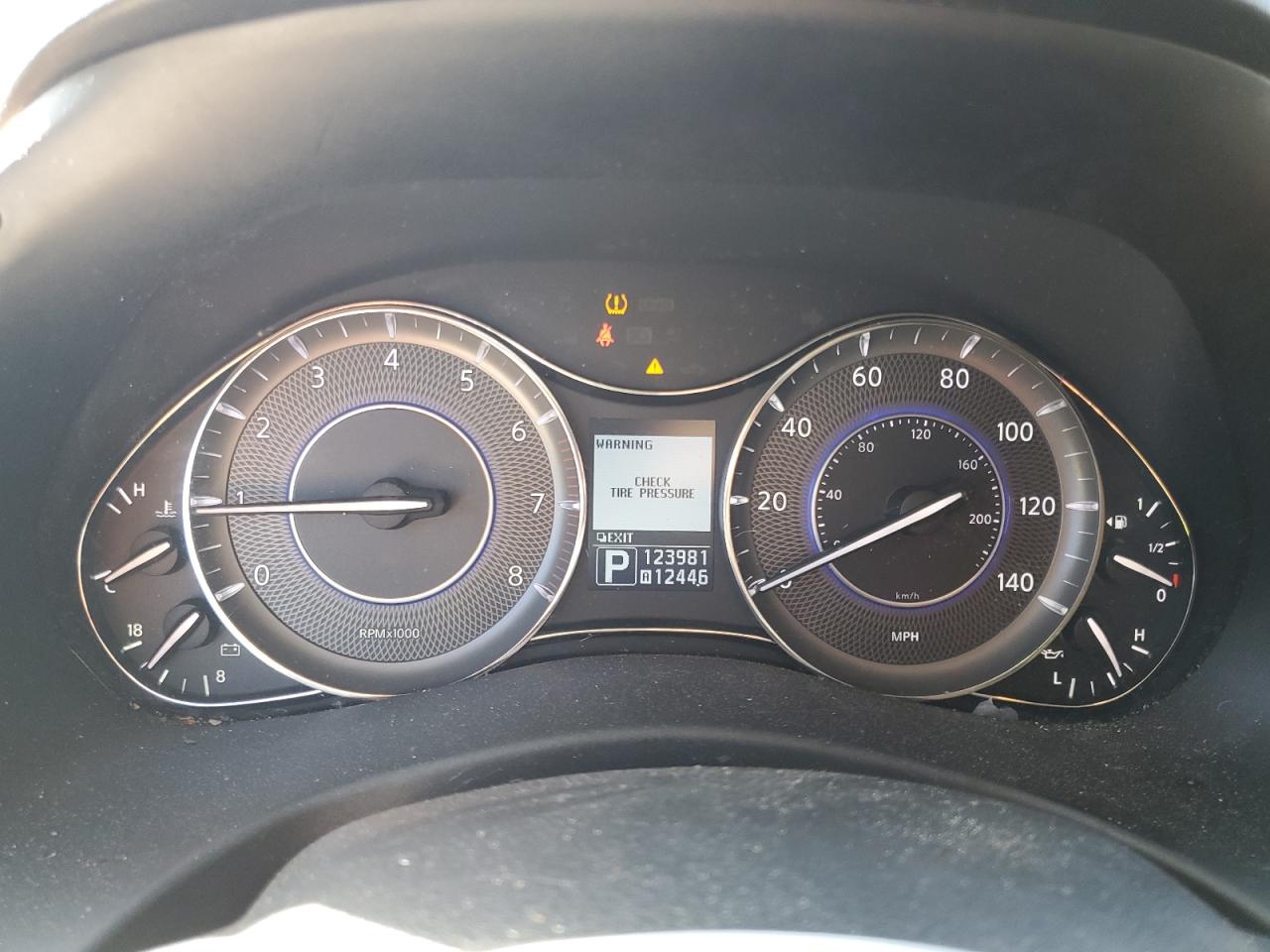 2012 Infiniti QX56 - Image 9