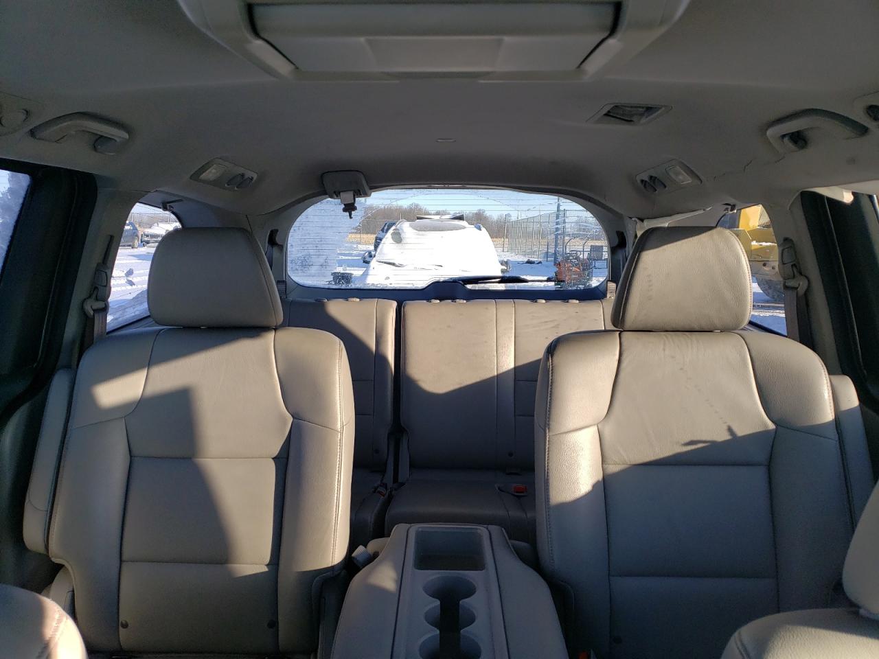 2015 Honda Odyssey - Image 10