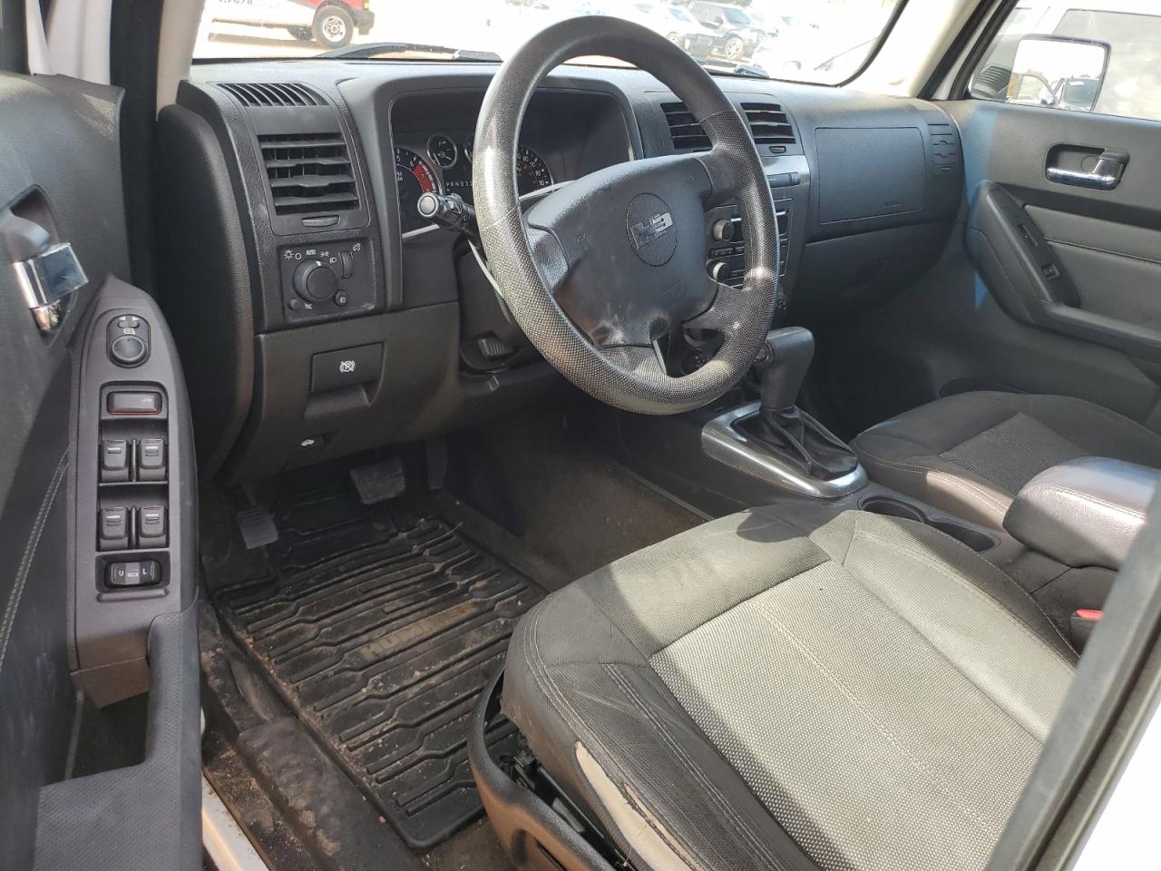 2009 Hummer H3 - Image 8