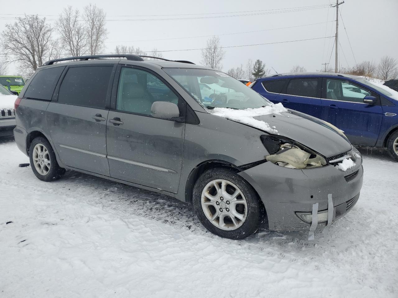 2004 Toyota Sienna - Image 4