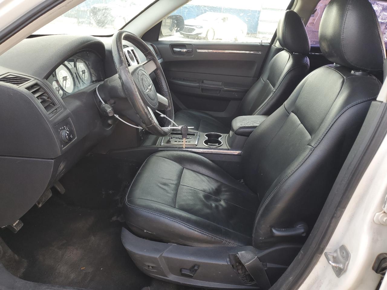 2008 Chrysler 300 - Image 7