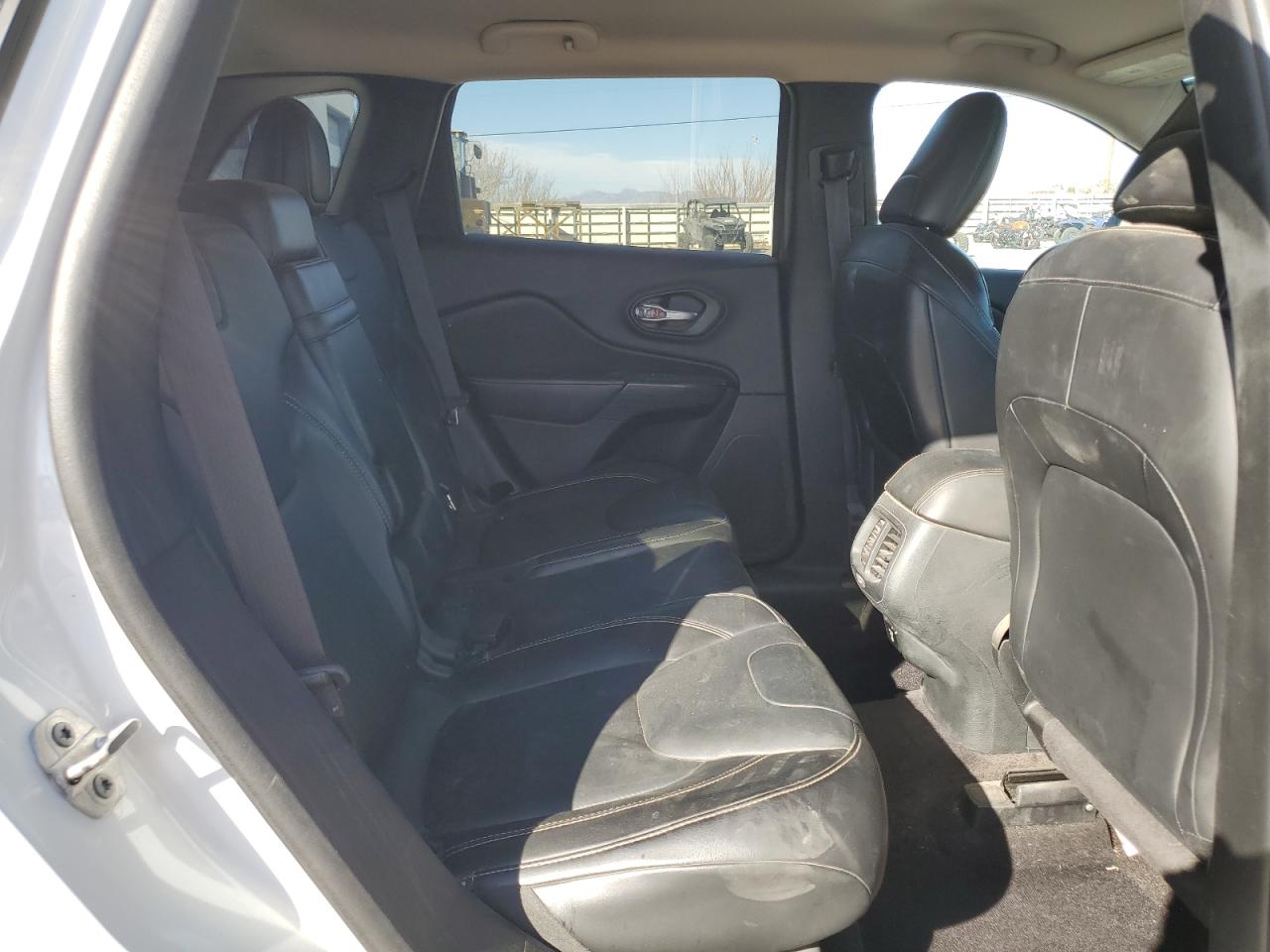 2016 Jeep Grand Cherokee - Image 11