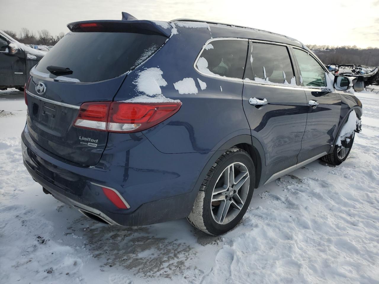 2017 Hyundai Santa Fe - Image 3