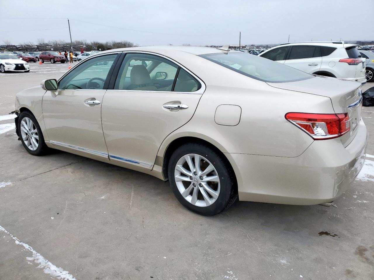 2011 Lexus ES - Image 2