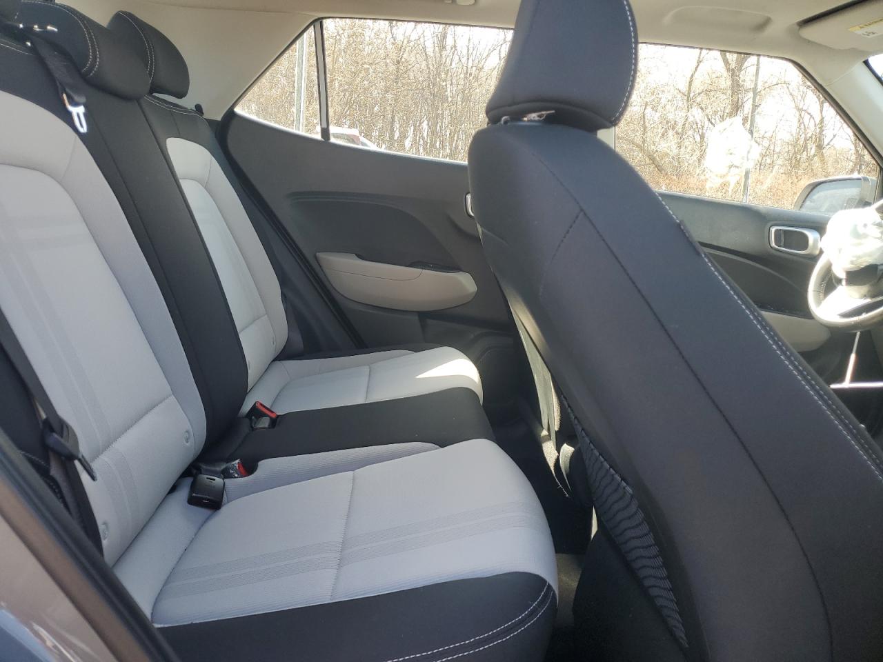 2023 Hyundai Venue - Image 10