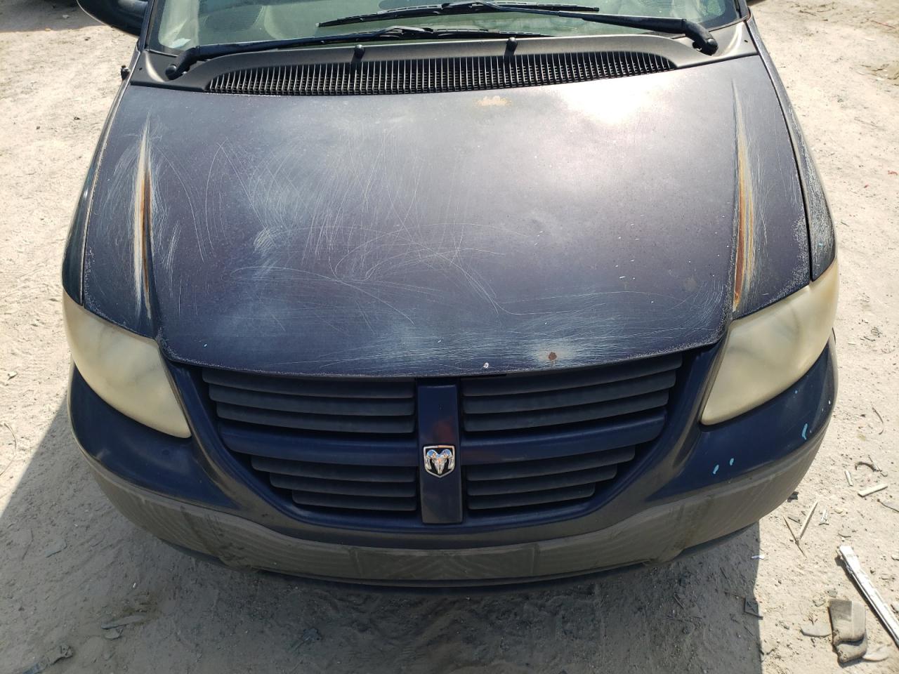 2005 Dodge Caravan - Image 12